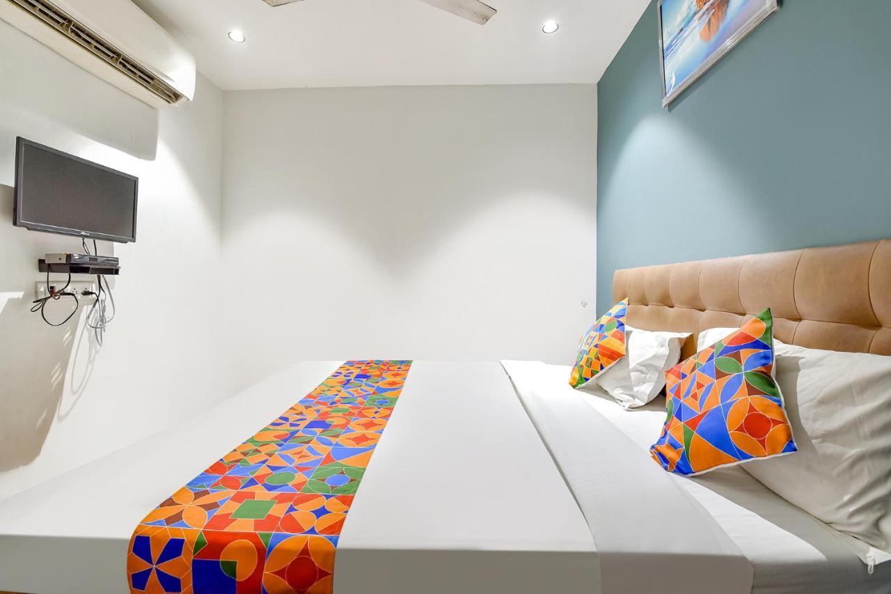 Fabhotel Nidhivan, Udhna Junction Surat Zewnętrze zdjęcie