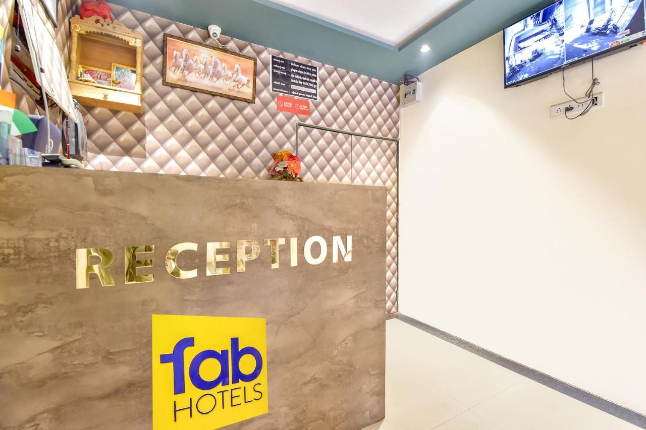 Fabhotel Nidhivan, Udhna Junction Surat Zewnętrze zdjęcie
